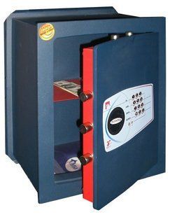 Сейф стенной Technomax GT/7L